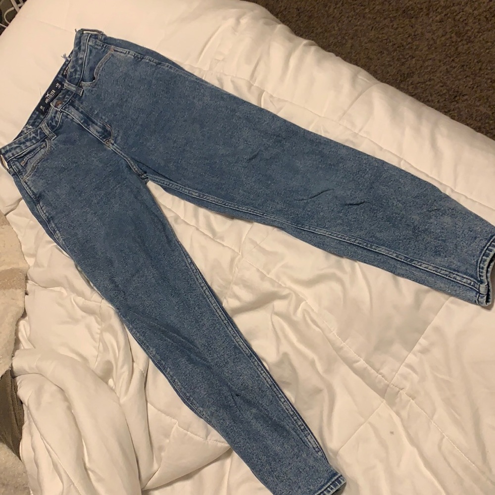 VERY flattering high rise mom jeans